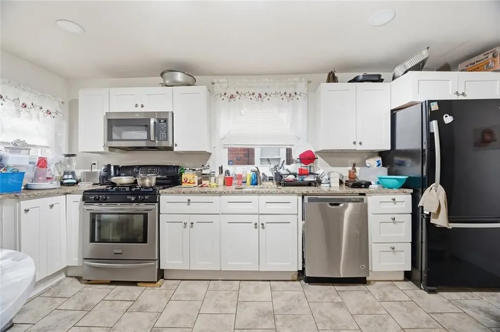 175 Montgomery Avenue Providence RI 02905