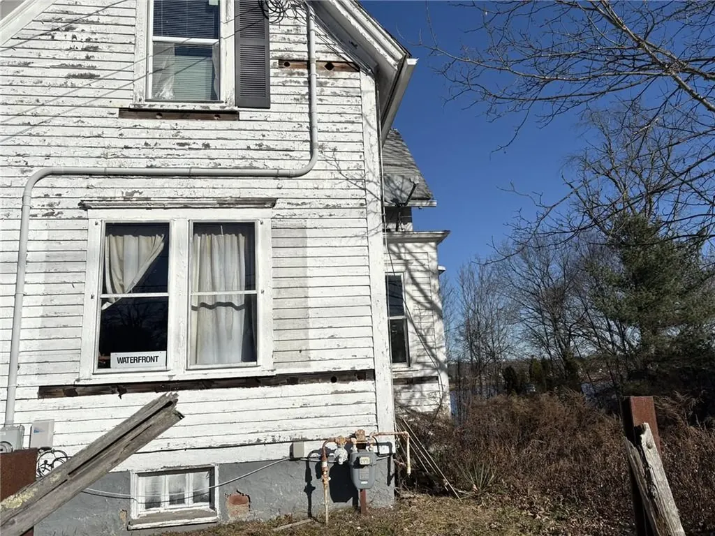 351 County Road Barrington RI 02806