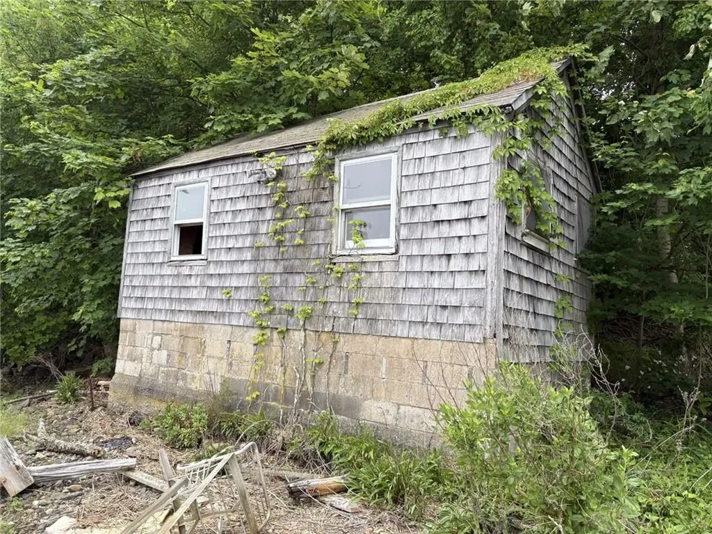 351 County Road Barrington RI 02806