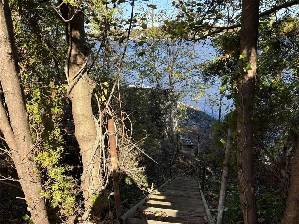 351 County Road Barrington RI 02806