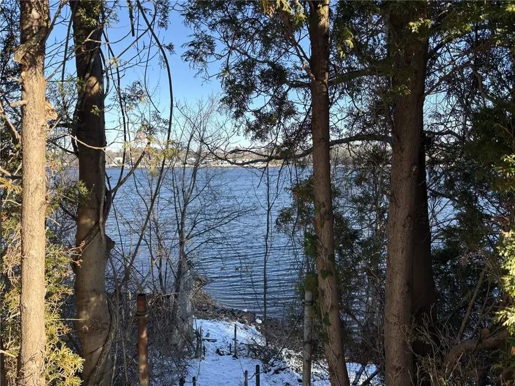 351 County Road Barrington RI 02806
