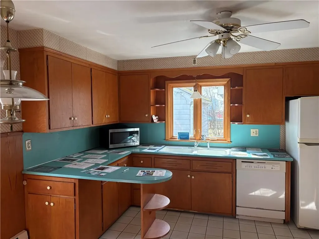 351 County Road Barrington RI 02806