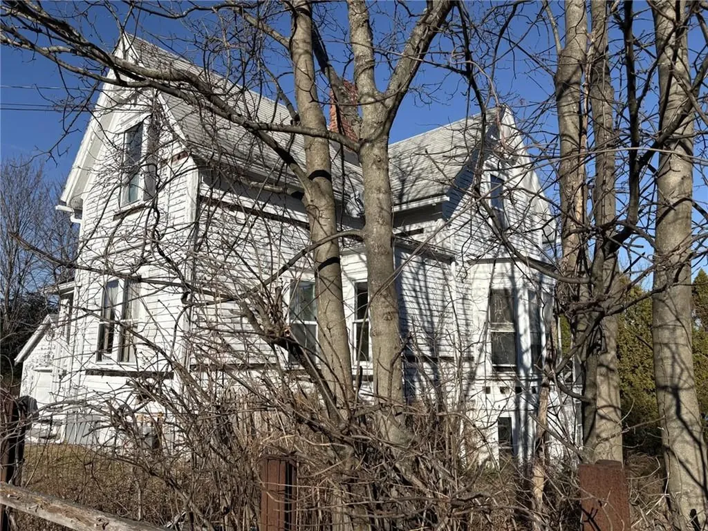 351 County Road Barrington RI 02806