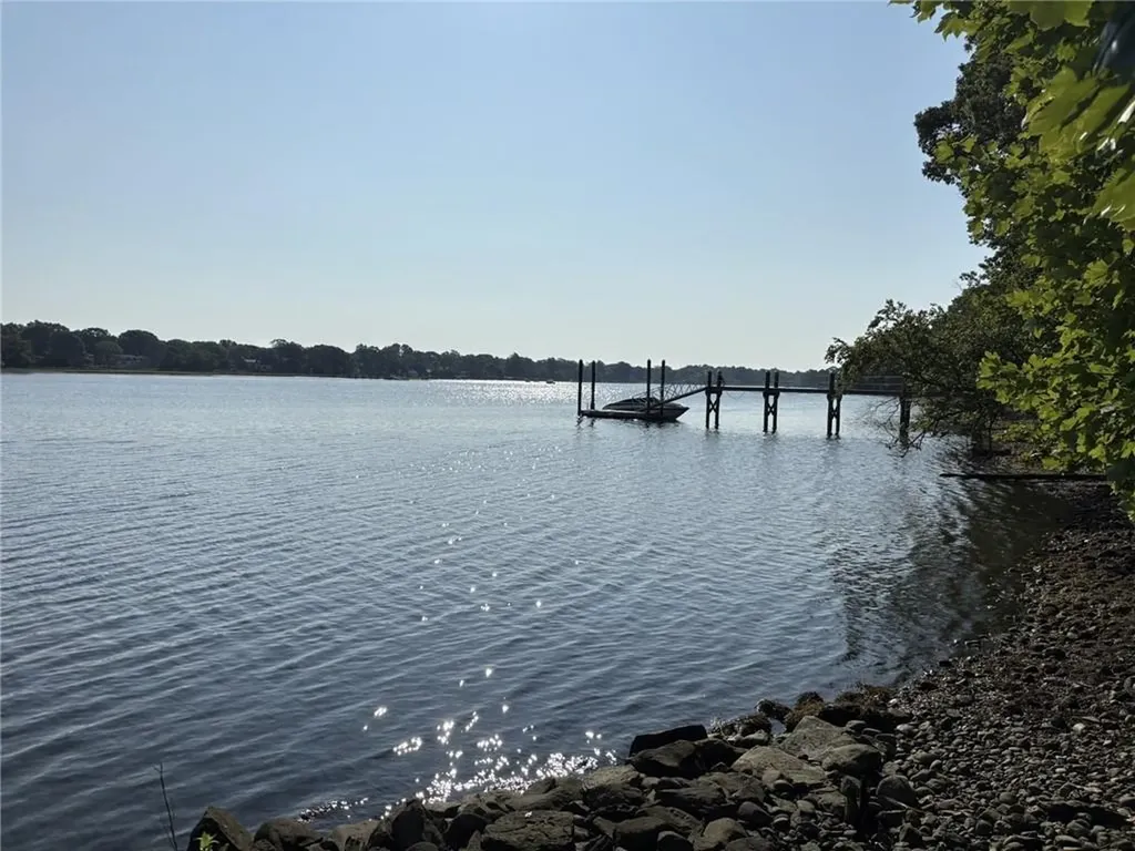 351 County Road Barrington RI 02806