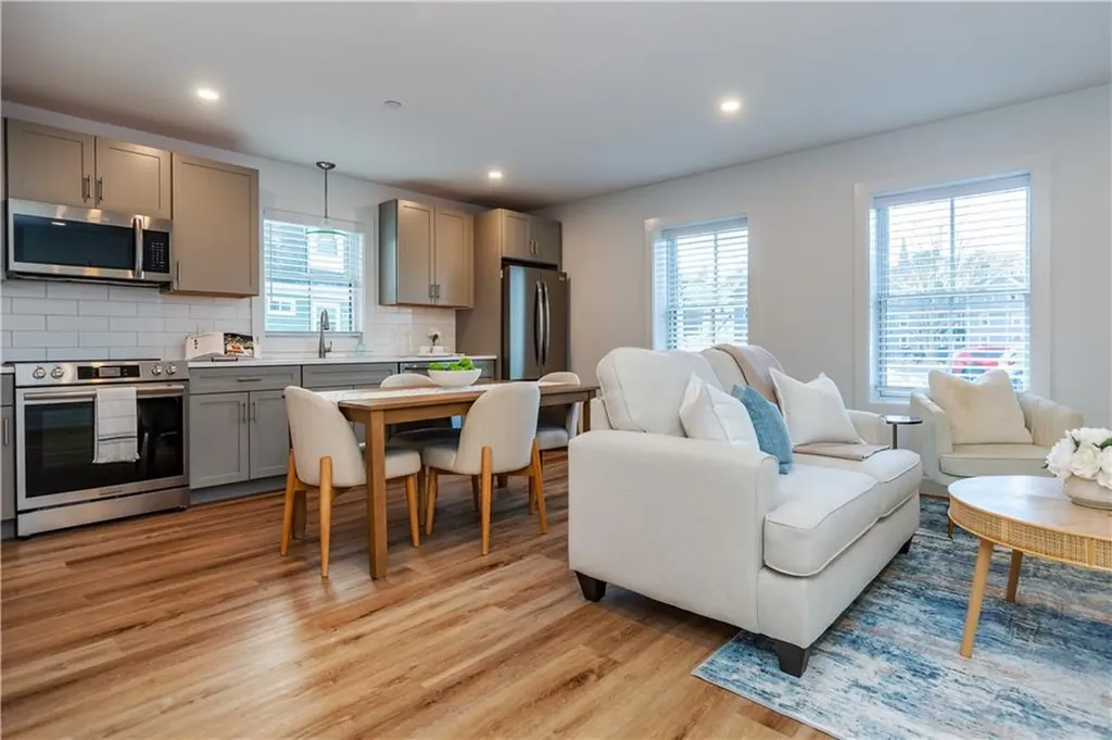 32 Exchange Street East Greenwich RI 02818