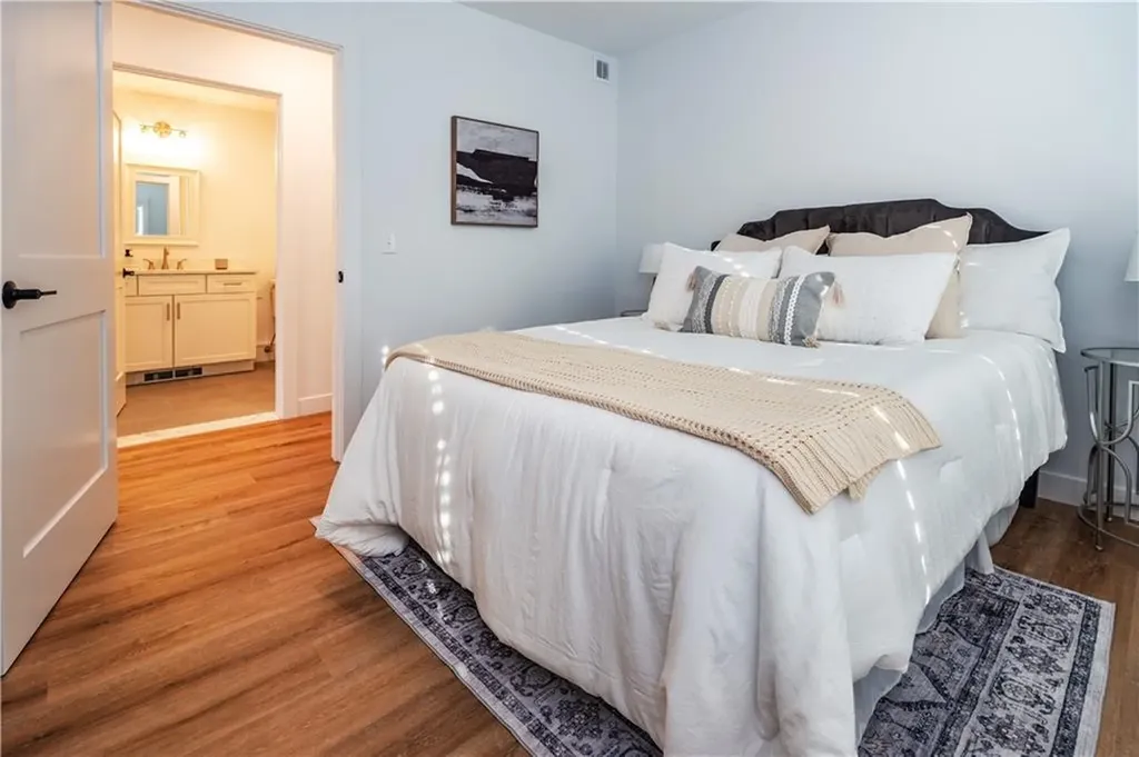 32 Exchange Street East Greenwich RI 02818