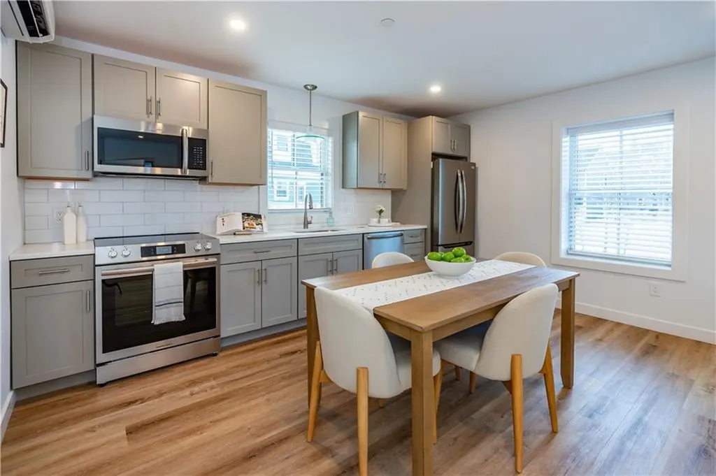 32 Exchange Street East Greenwich RI 02818