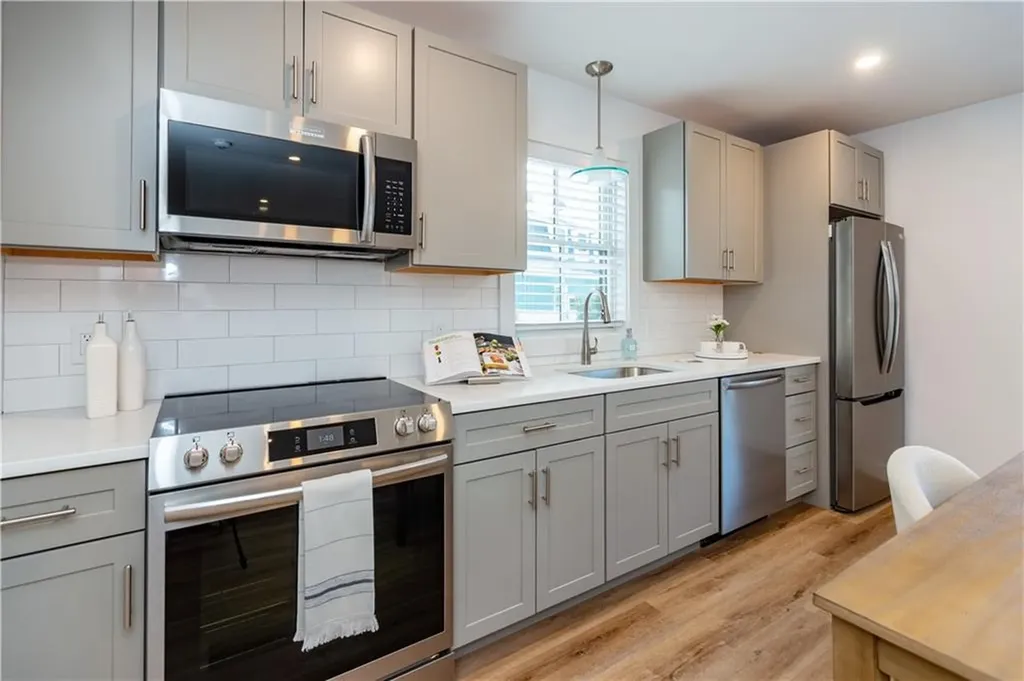 32 Exchange Street East Greenwich RI 02818