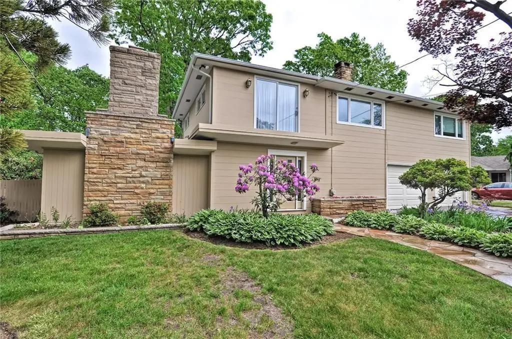 141 Glen Ridge Road Cranston RI 02920