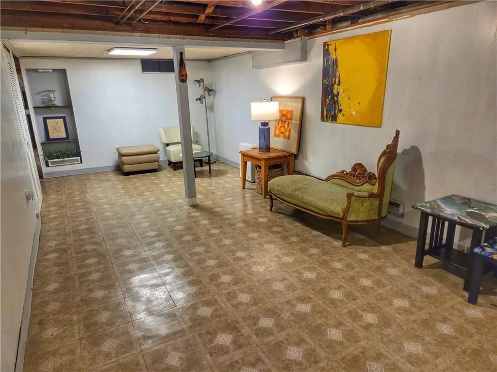 141 Glen Ridge Road Cranston RI 02920