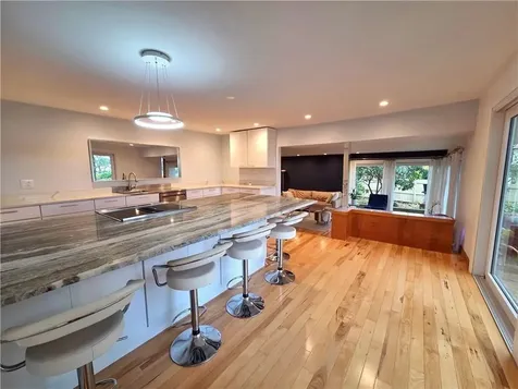 141 Glen Ridge Road Cranston RI 02920