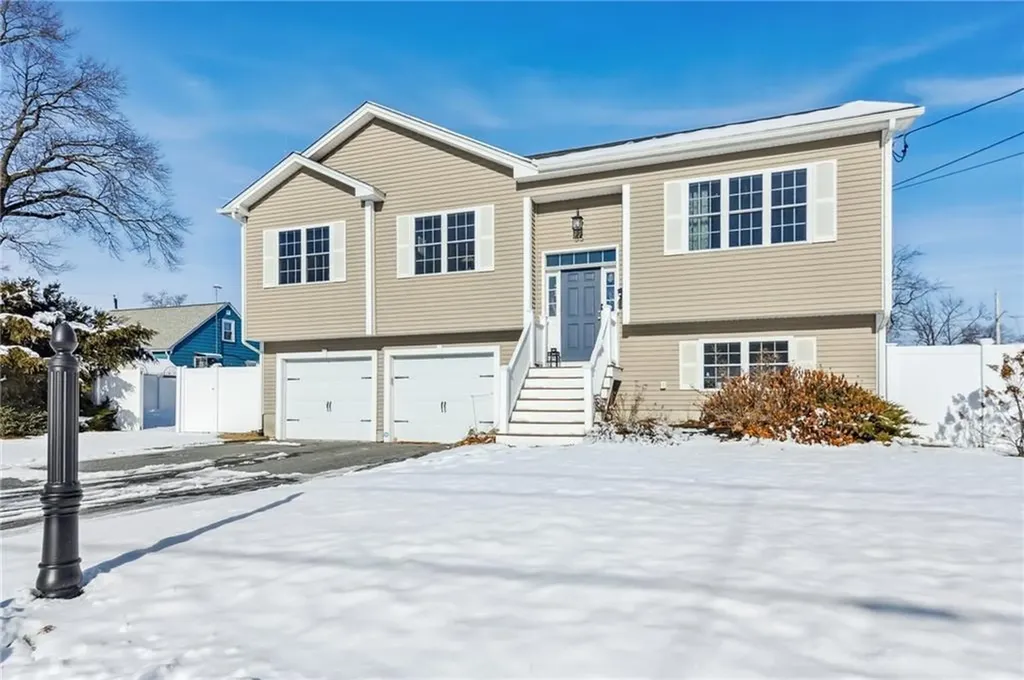 55 Dixie Avenue Warwick RI 02889