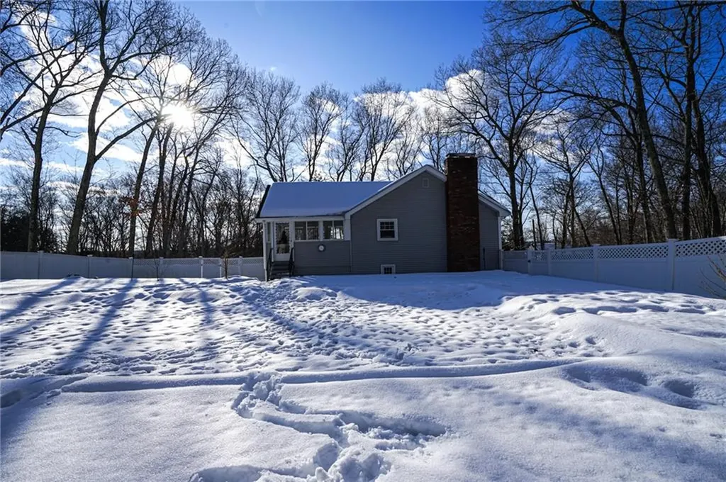 9 Laurel Lane North Smithfield RI 02896