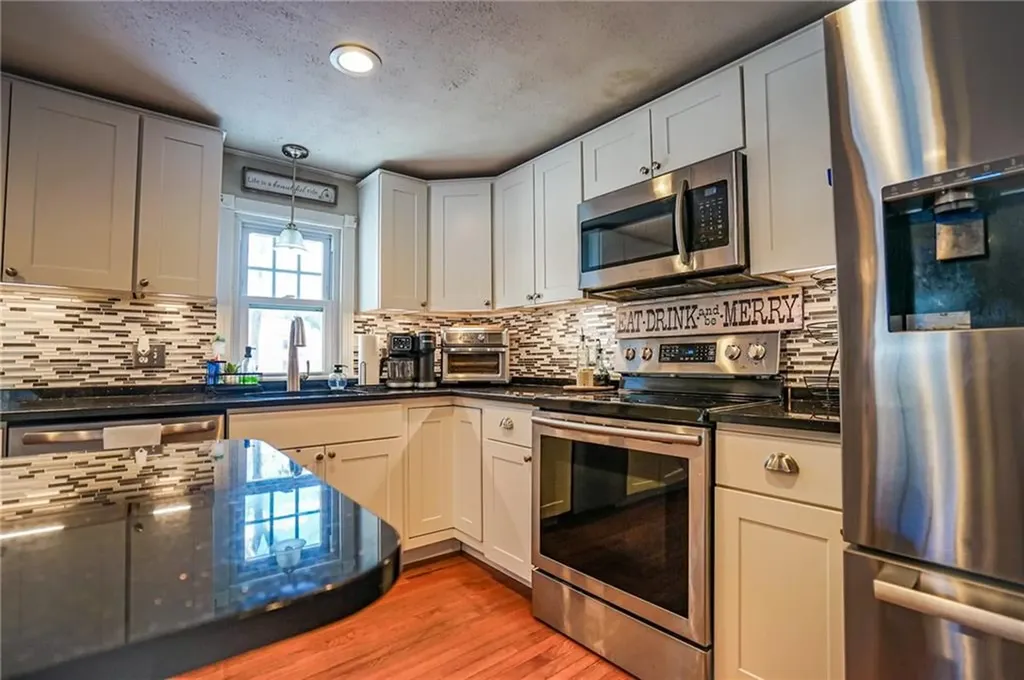 9 Laurel Lane North Smithfield RI 02896