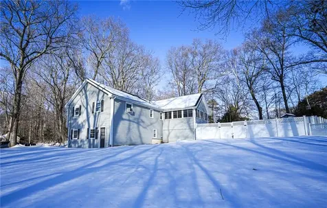 9 Laurel Lane North Smithfield RI 02896