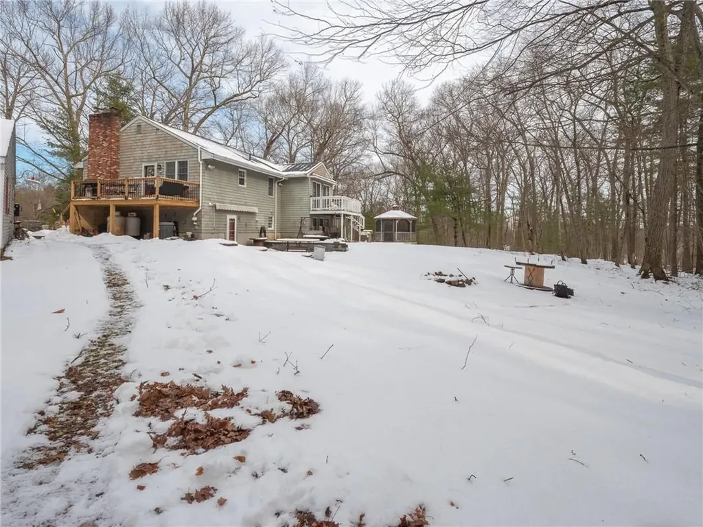 20 Whitney Lane Burrillville RI 02858