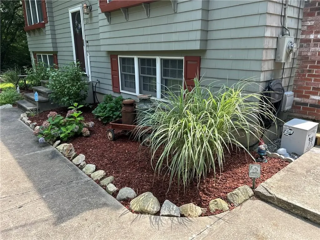 20 Whitney Lane Burrillville RI 02858
