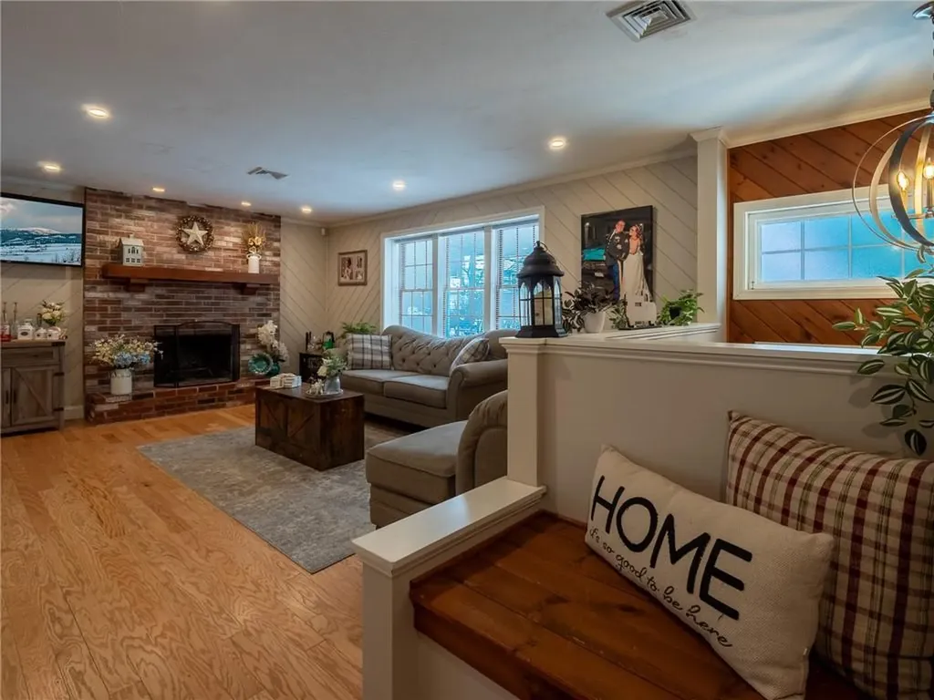 20 Whitney Lane Burrillville RI 02858