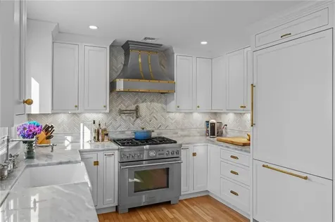 2269 East Main Road Portsmouth RI 02871