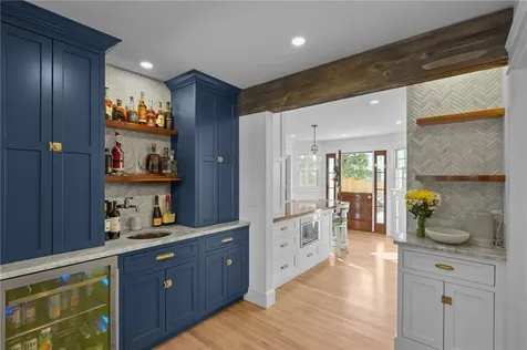 2269 East Main Road Portsmouth RI 02871