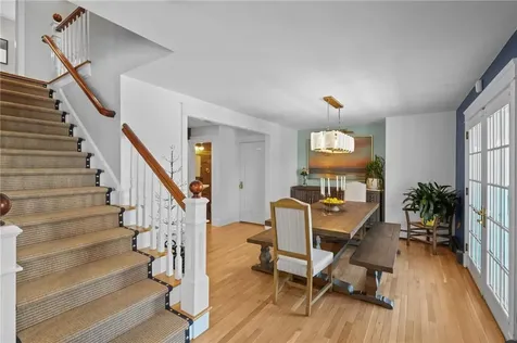 2269 East Main Road Portsmouth RI 02871