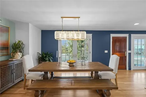 2269 East Main Road Portsmouth RI 02871