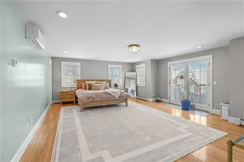 2269 East Main Road Portsmouth RI 02871