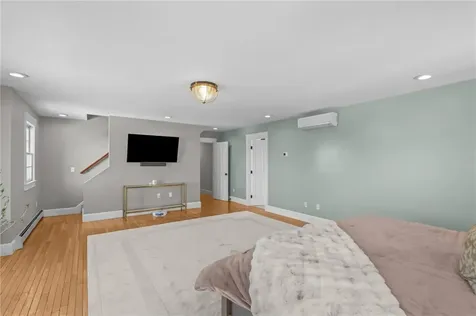 2269 East Main Road Portsmouth RI 02871