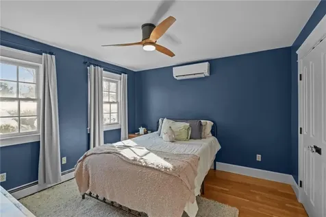 2269 East Main Road Portsmouth RI 02871