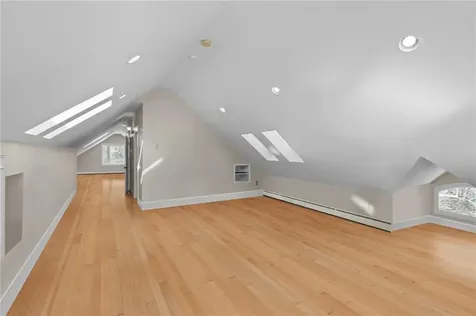 2269 East Main Road Portsmouth RI 02871