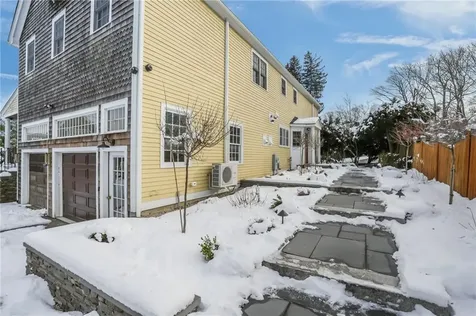 2269 East Main Road Portsmouth RI 02871