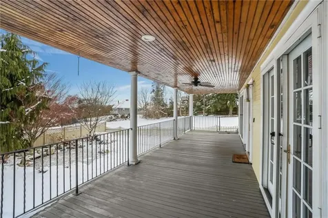 2269 East Main Road Portsmouth RI 02871