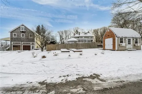 2269 East Main Road Portsmouth RI 02871