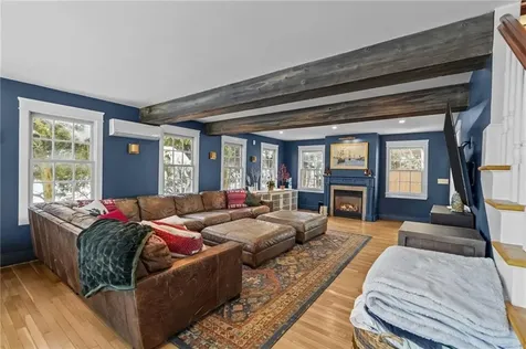 2269 East Main Road Portsmouth RI 02871