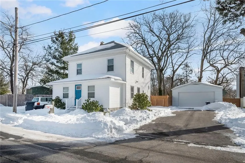 2 Overbrook Avenue Warwick RI 02889