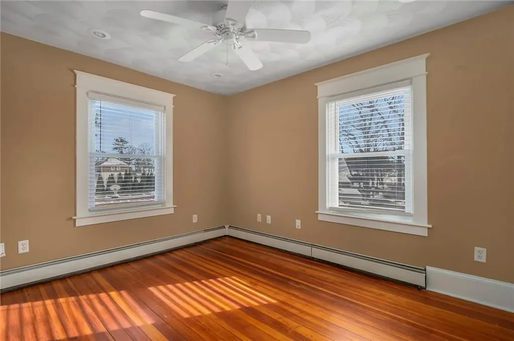 2 Overbrook Avenue Warwick RI 02889