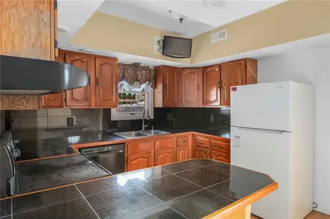 2 Overbrook Avenue Warwick RI 02889