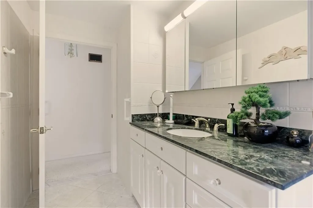 23 Indian Hill Circle Middletown RI 02842