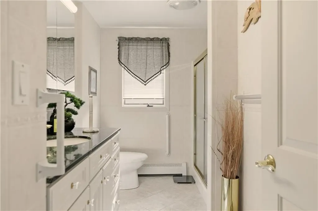 23 Indian Hill Circle Middletown RI 02842