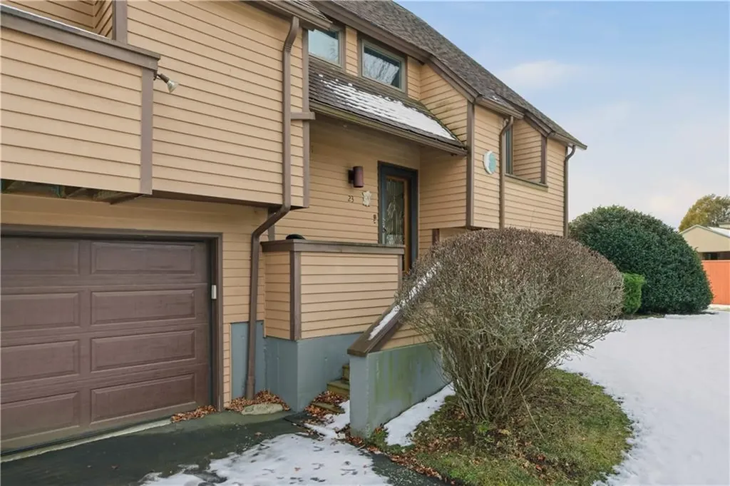 23 Indian Hill Circle Middletown RI 02842