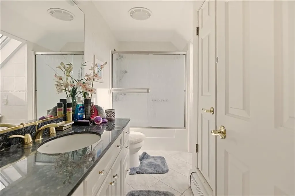 23 Indian Hill Circle Middletown RI 02842