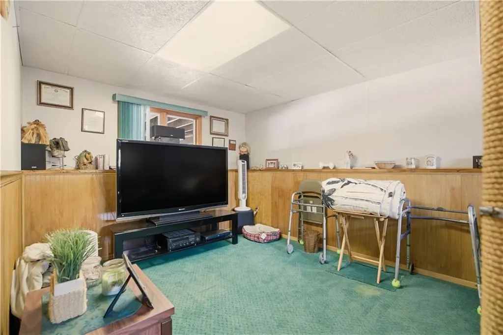 23 Indian Hill Circle Middletown RI 02842