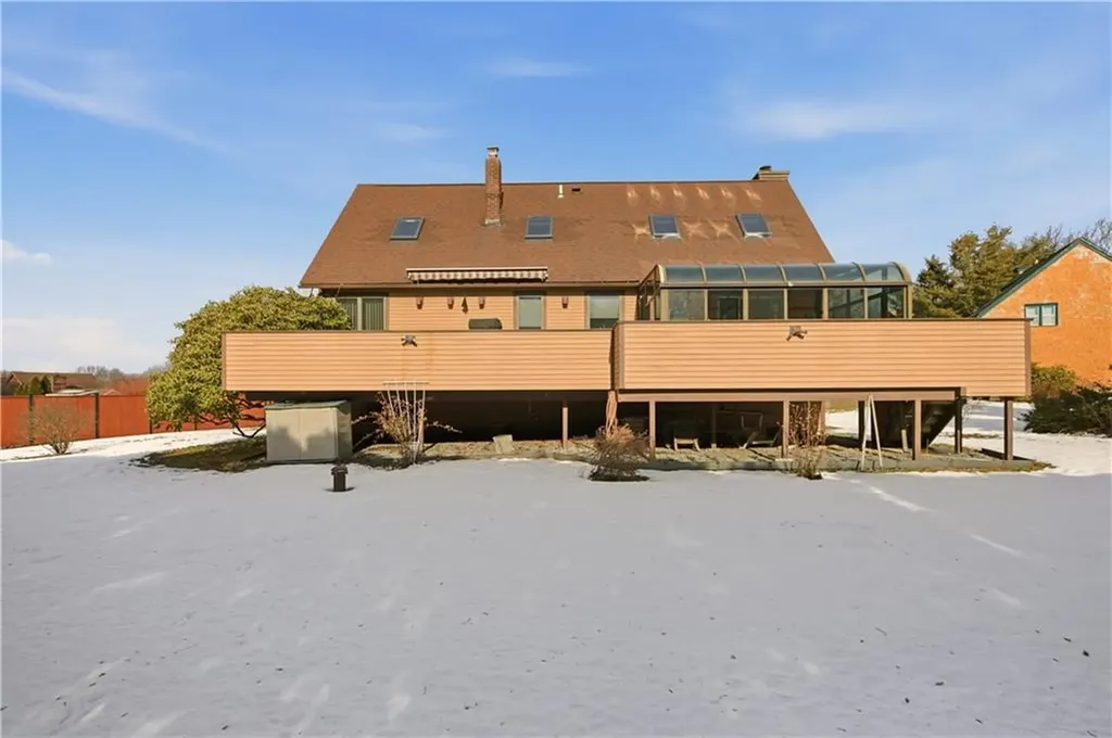 23 Indian Hill Circle Middletown RI 02842
