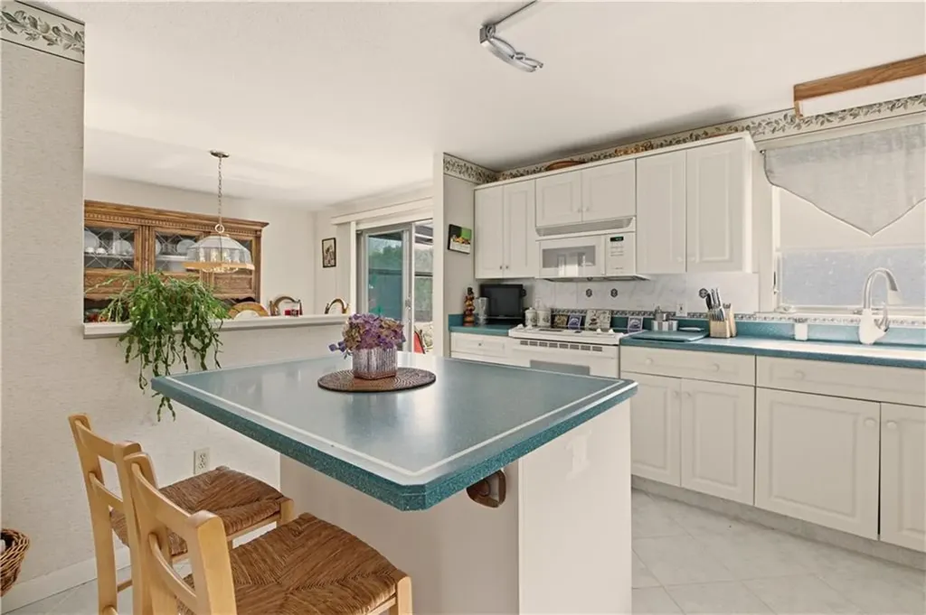 23 Indian Hill Circle Middletown RI 02842