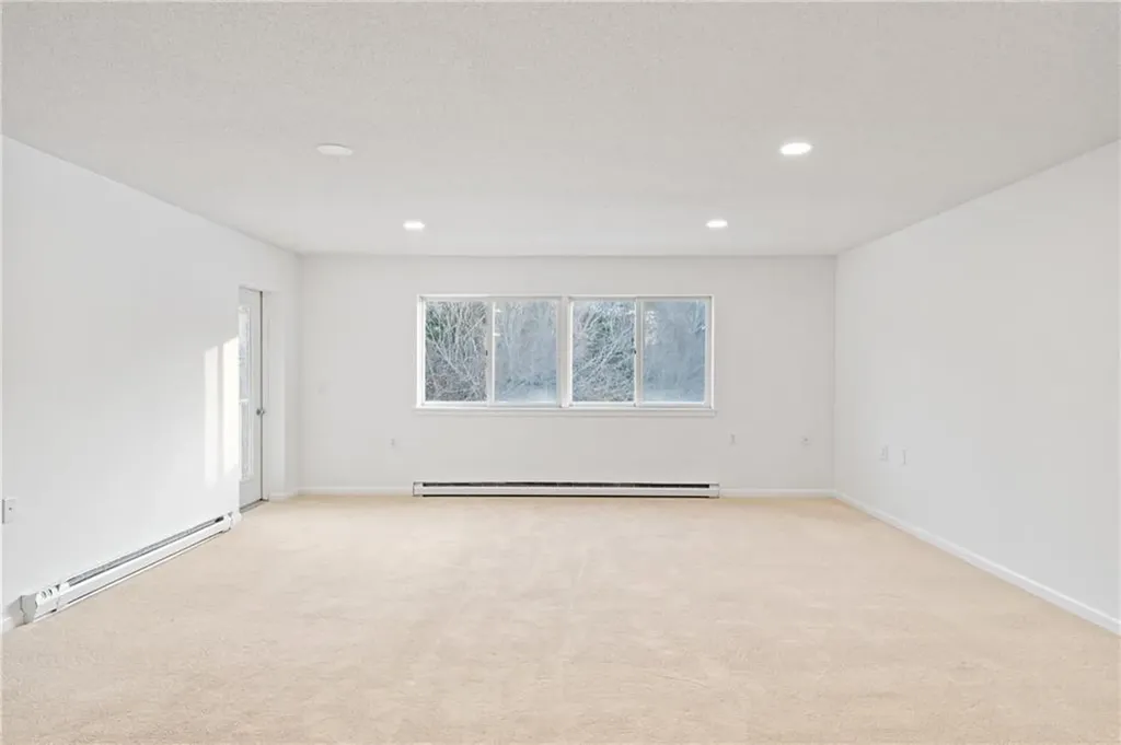 30 Argyle Avenue East Providence RI 02915