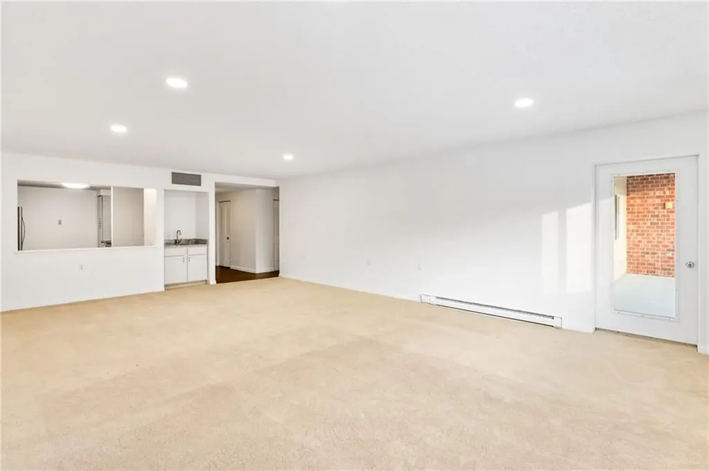 30 Argyle Avenue East Providence RI 02915