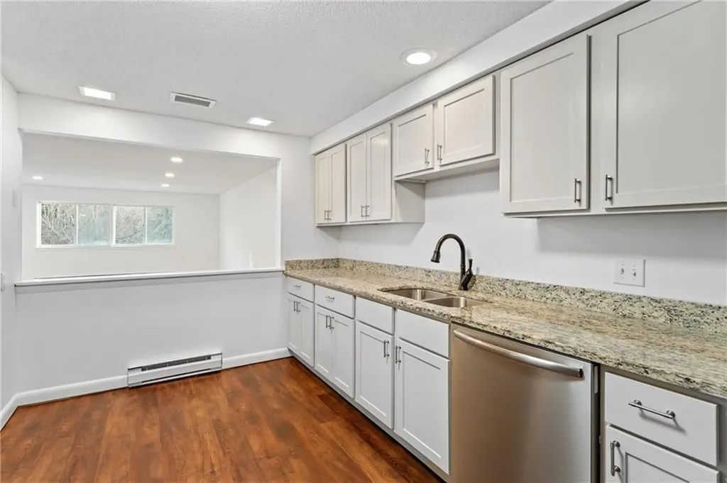 30 Argyle Avenue East Providence RI 02915