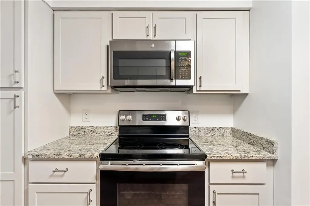 30 Argyle Avenue East Providence RI 02915