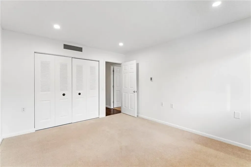 30 Argyle Avenue East Providence RI 02915