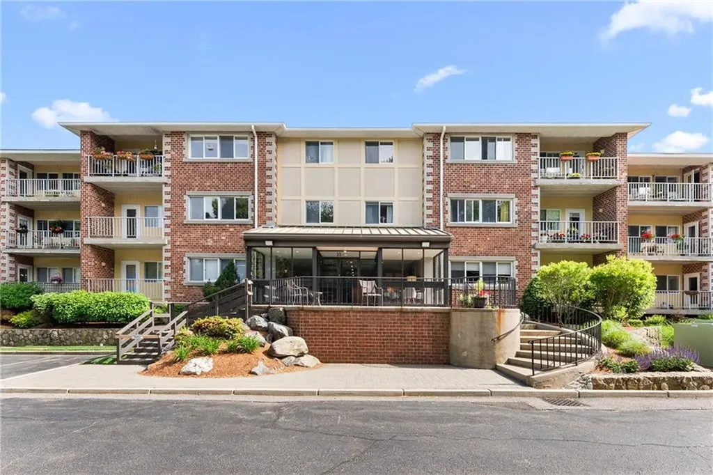 30 Argyle Avenue East Providence RI 02915